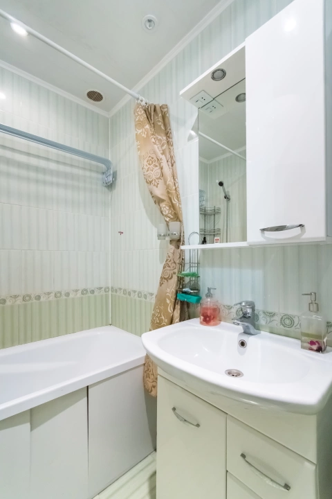 г Казань, ул Чистопольская, д 64, кв 1