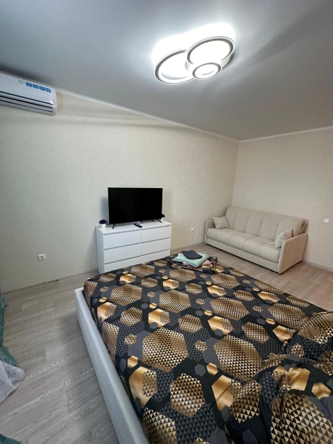 Респ Татарстан, г Альметьевск, пр-кт Строителей, д 76, кв 95