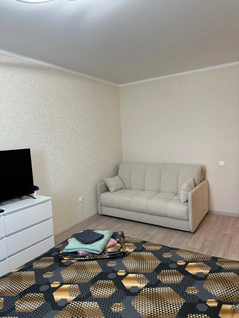 Респ Татарстан, г Альметьевск, пр-кт Строителей, д 76, кв 95