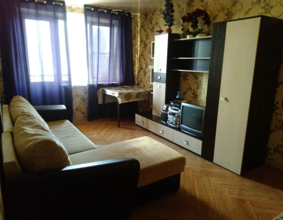 Сахарова 1