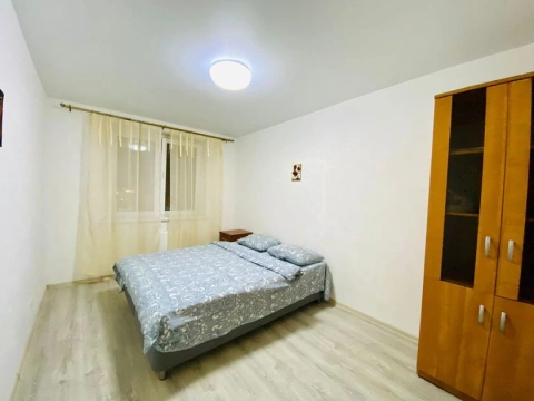 г Москва, р-н Троицк, Нововатутинский пр-кт, д 13, кв 80