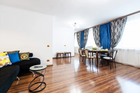 г Красноярск, ул Карла Маркса, д 175