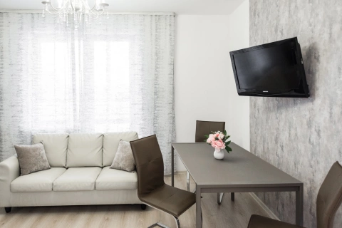 г Екатеринбург, ул Репина, д 52