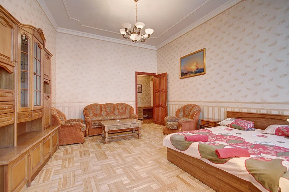ЦЕНТР.3кмКв д/8х.Сауна,Джакузи