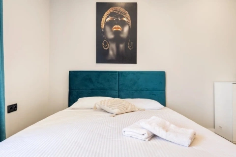 г Москва, ул Суворовская, д 19 стр 1