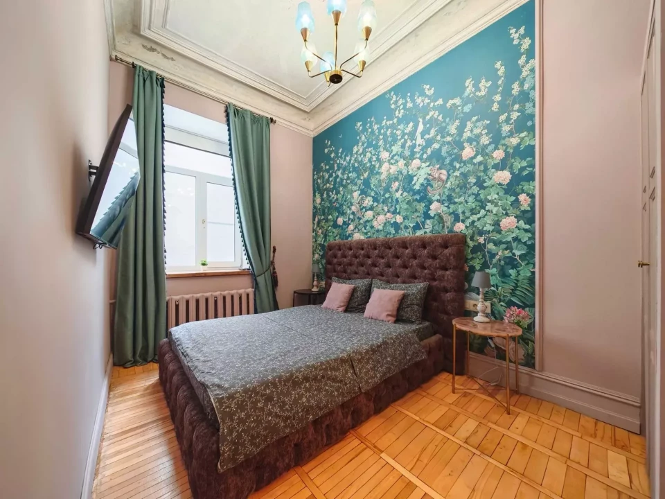 1км кв для 3х в центре СПб