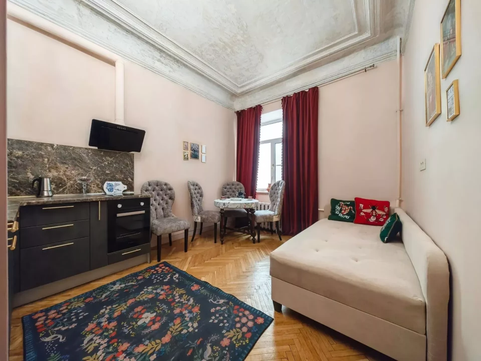 1км кв для 3х в центре СПб