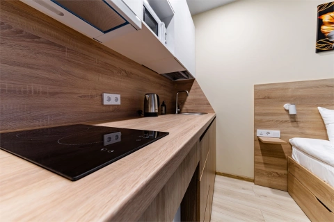 г Санкт-Петербург, ул Матроса Железняка, д 2 стр 1, кв 1050