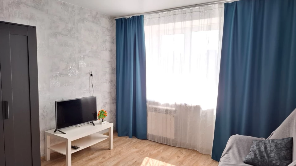 Квартира посуточно уютная, све
