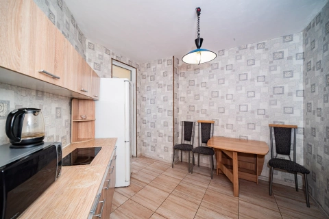 г Екатеринбург, ул Братская, д 27 к 3