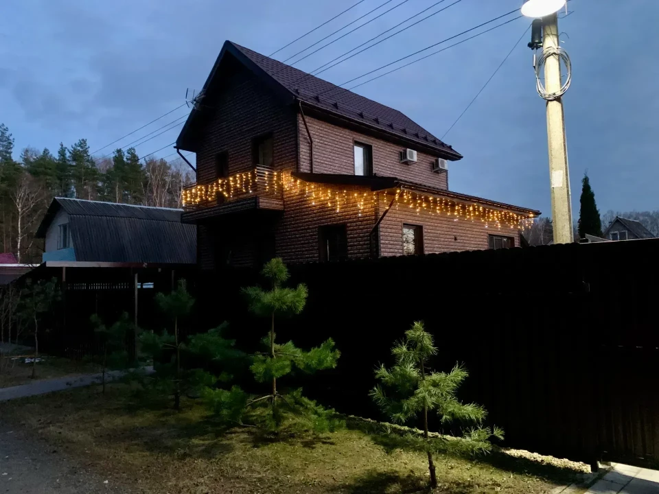Дом в лесу с музеем СССР